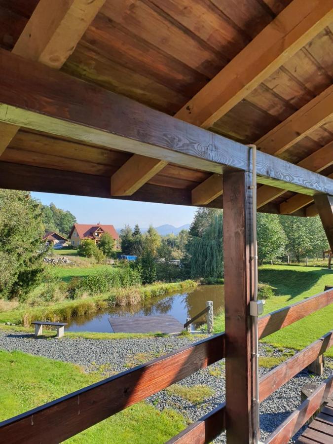 מיז'לקוויצה Apartamenty Czerwony Dworek - Duzy Teren Zielony, Plac Zabaw, Miejsce Na Grilla I Staw Z Mozliwoscia Wedkowania, Boisko מראה חיצוני תמונה