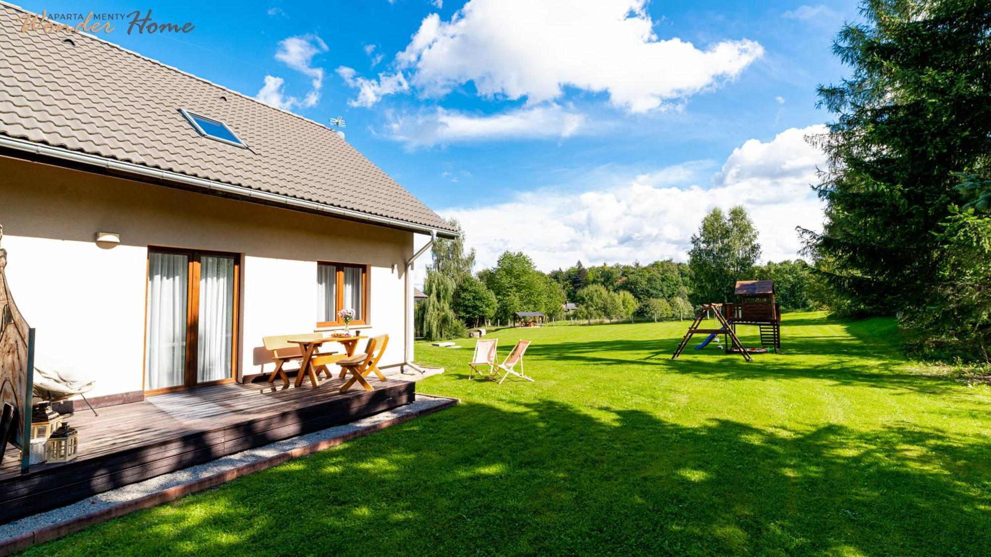 מיז'לקוויצה Apartamenty Czerwony Dworek - Duzy Teren Zielony, Plac Zabaw, Miejsce Na Grilla I Staw Z Mozliwoscia Wedkowania, Boisko מראה חיצוני תמונה
